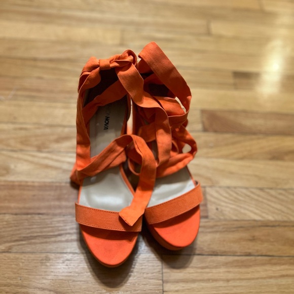 Orange platform heels perfect for a nice date night - Picture 2 of 2